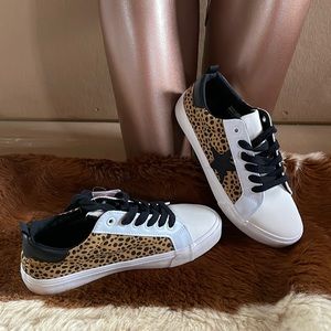 NWT Leopard Black/White Shoes